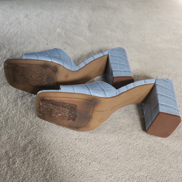 Vince Camuto Blue Mules with Block Heel - Picture 2 of 6